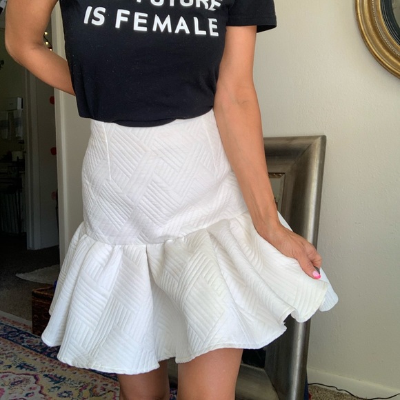 Cutest Peplum skirt in ovoid texture - Picture 2 of 4